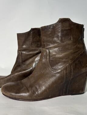 Frye Carson leather wedge bootie